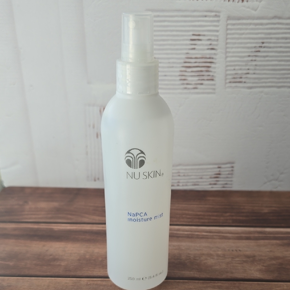 NU SKIN |  MOISTURE MIST- I115